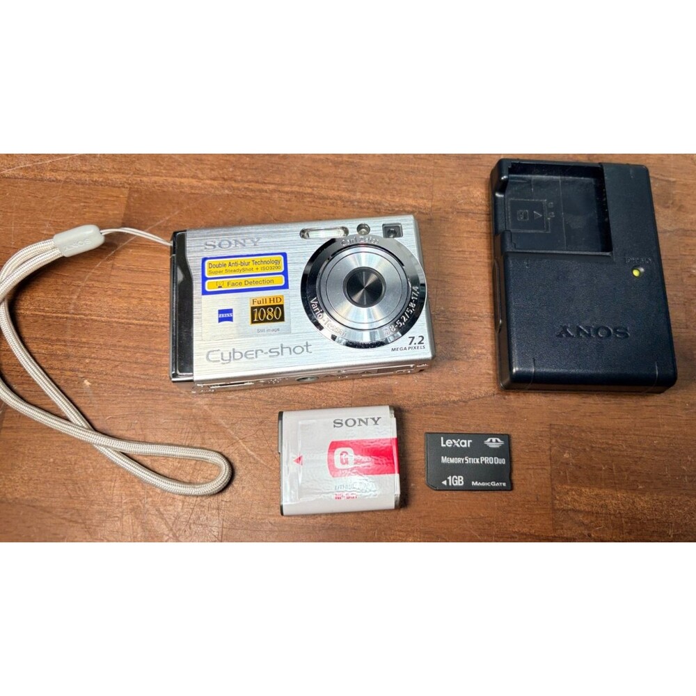 Sony Cybershot DSC-W80 7.2MP Digital Camera Silver Tested Bundle
